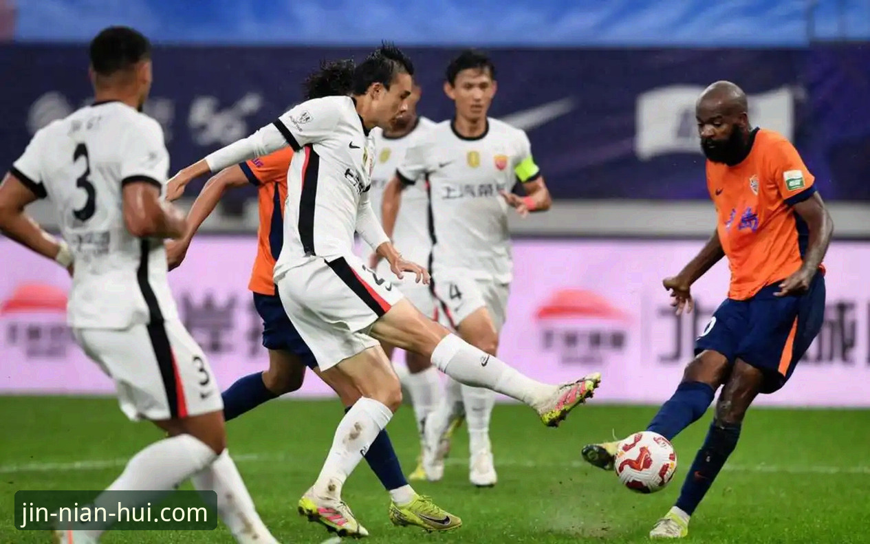 青岛海牛3-1胜上海海港：13年等待后的重生之战深度评测